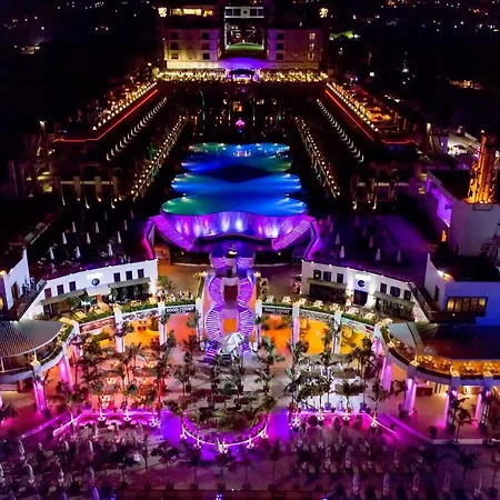 Cratos Premium Casino & 5* Kazaphani