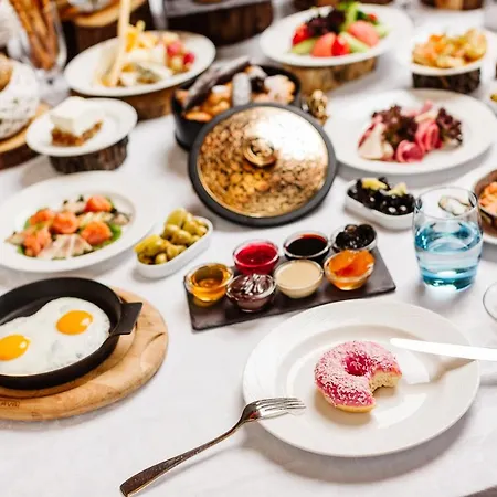 Cratos Premium Casino & 5*