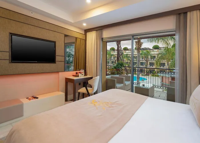 Cratos Premium Casino & Hotel 5*