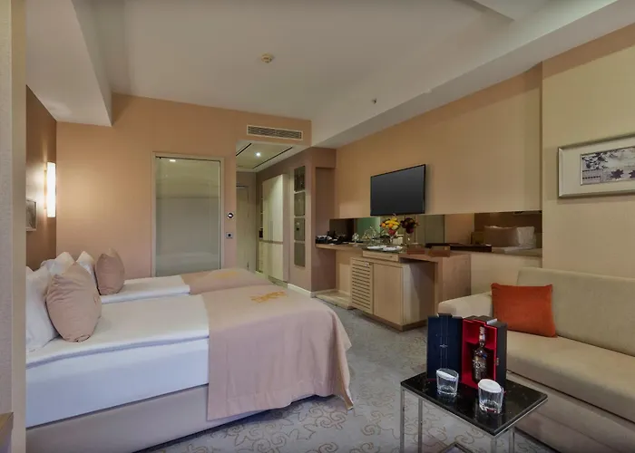 Cratos Premium Casino & Hotel Kazaphani