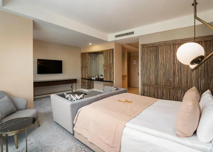 Cratos Premium Casino & Hotel Kazaphani