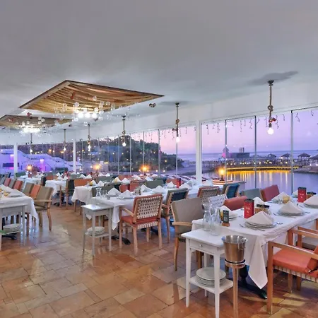 Hotel Cratos Premium Casino & Kazaphani