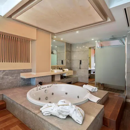 Hotell Cratos Premium Casino & 5*