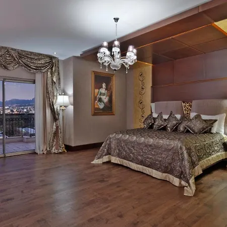 Cratos Premium Casino & 5*