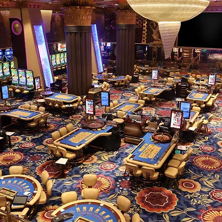 Cratos Premium Casino & 5*