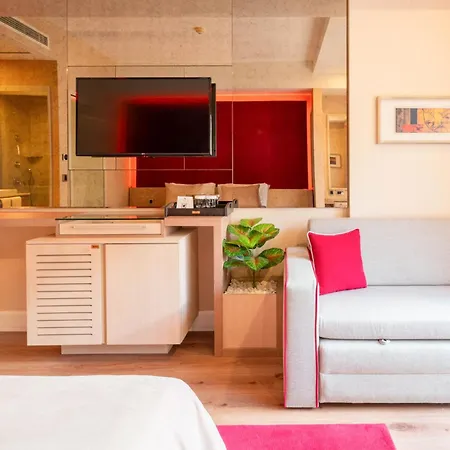 Cratos Premium Casino & Hotel Kazaphani