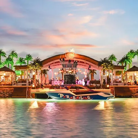 Cratos Premium Casino &