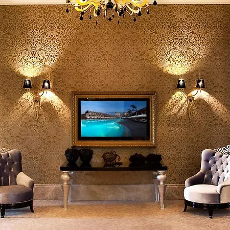 Cratos Premium Casino & Hotell Kazaphani