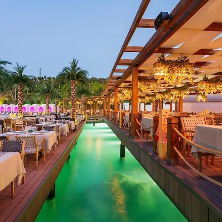 Cratos Premium Casino & Ozanköy