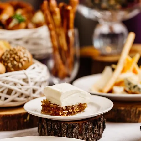 Cratos Premium Casino & 5* Kazaphani