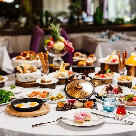 Cratos Premium Casino & Kazaphani