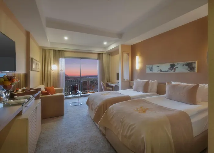 Cratos Premium Casino & 5* Kazaphani