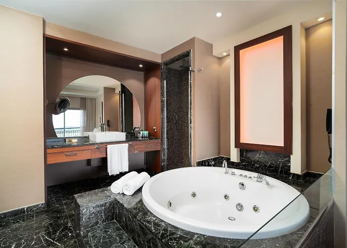 Cratos Premium Casino &