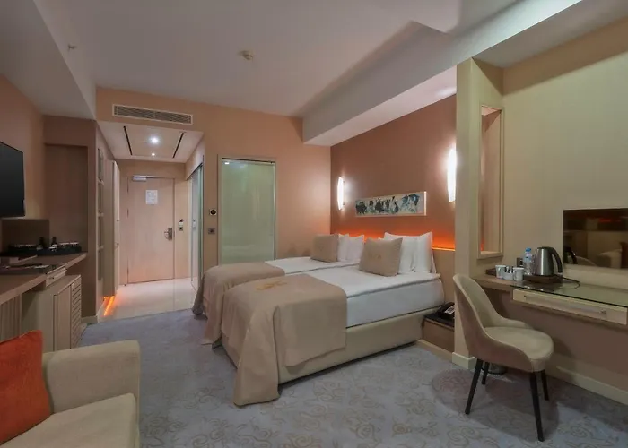 Cratos Premium Casino & Hotel 5*