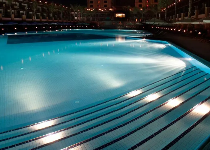 Cratos Premium Casino & 5* Kazaphani