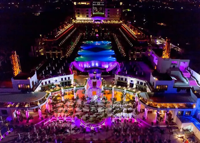 Cratos Premium Casino & 5* Kazaphani