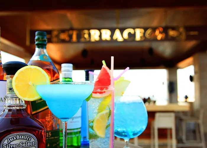 Отель Cratos Premium Casino & Kazaphani