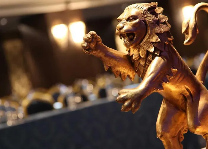 Cratos Premium Casino & 5* Kazaphani